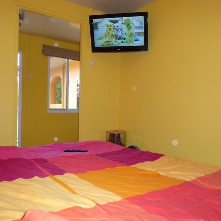 Kekemba Apartments Παραμαρίμπο Δωμάτιο φωτογραφία