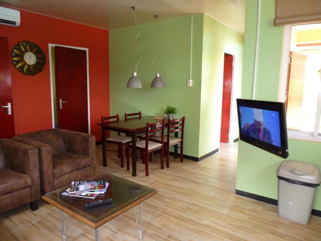 Kekemba Apartments Παραμαρίμπο Δωμάτιο φωτογραφία